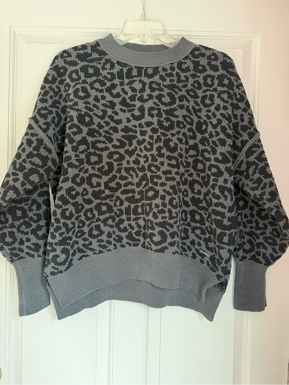 Abercrombie Fitch, Grey Leopard Pattern Crewneck Sweater, XS